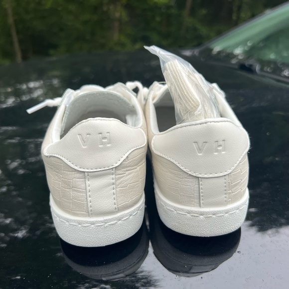 VINTAGE HAVANA Off White Croco Carla
Croc Sneakers - Picture 5 of 8